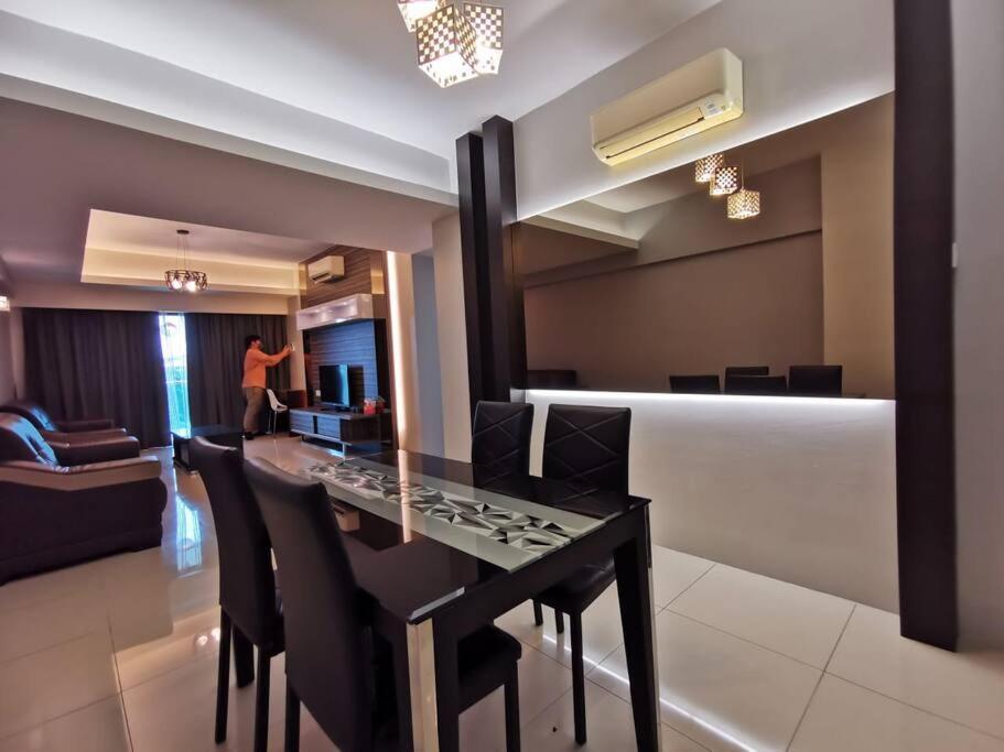 Glamorous At Kinta Riverfront Apartment อิโปห์ ภายนอก รูปภาพ